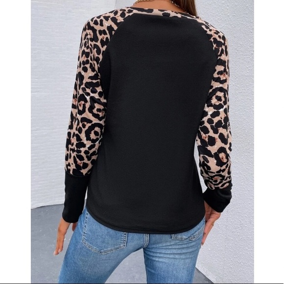 Leopard print contrast top - Picture 3 of 6